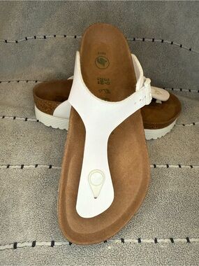 Papillio by Birkenstock Gizeh Platform Sandal White Vegan EU 39 US 8 NWOB